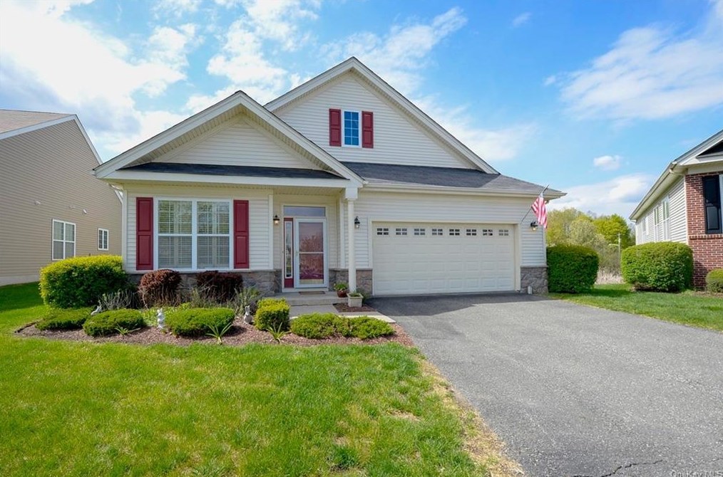 26 Juniper Cir, Middletown, NY 10940