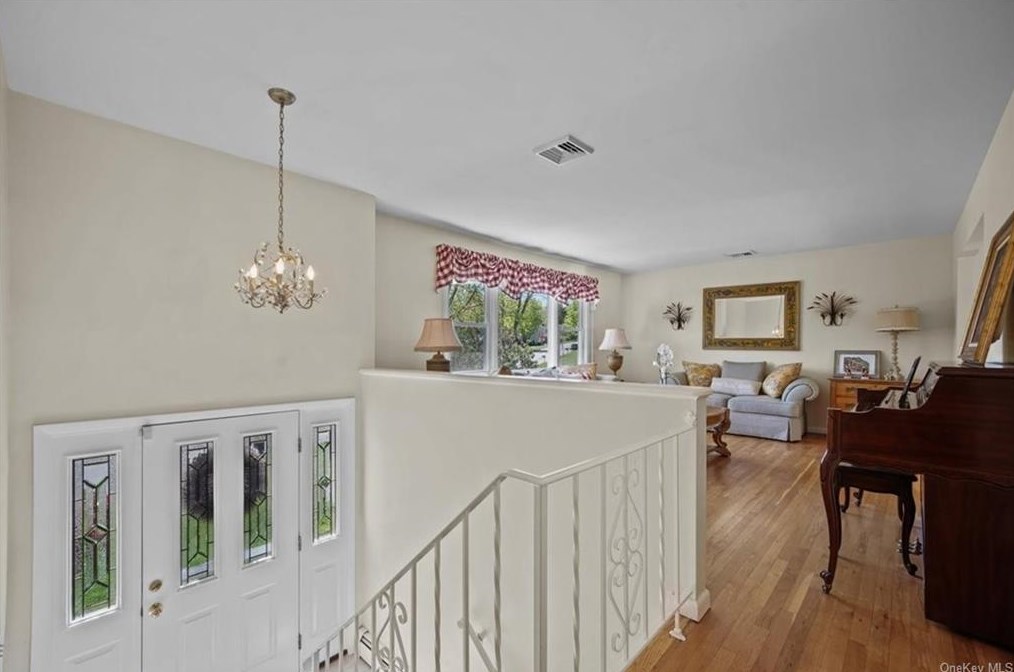 3151 Radcliffe Dr, Yorktown Hgts, NY 10598