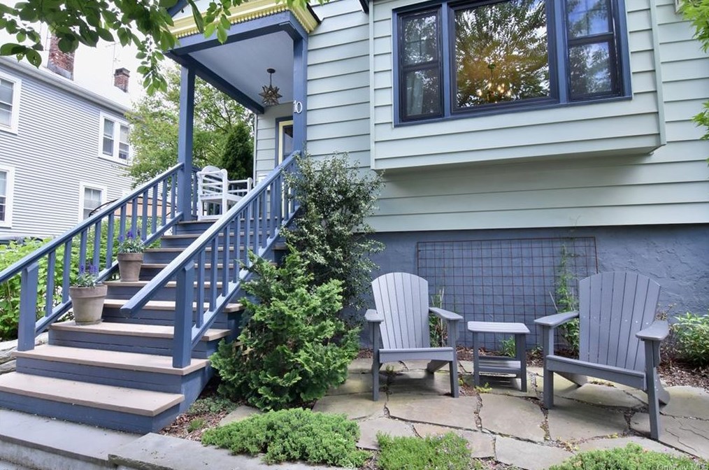 10 Eckar St, Irvington On Hudson, NY 10533-1511