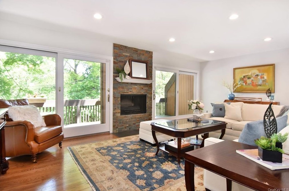 122 Ogden Ave, Dobbs Ferry, NY 10522-3312
