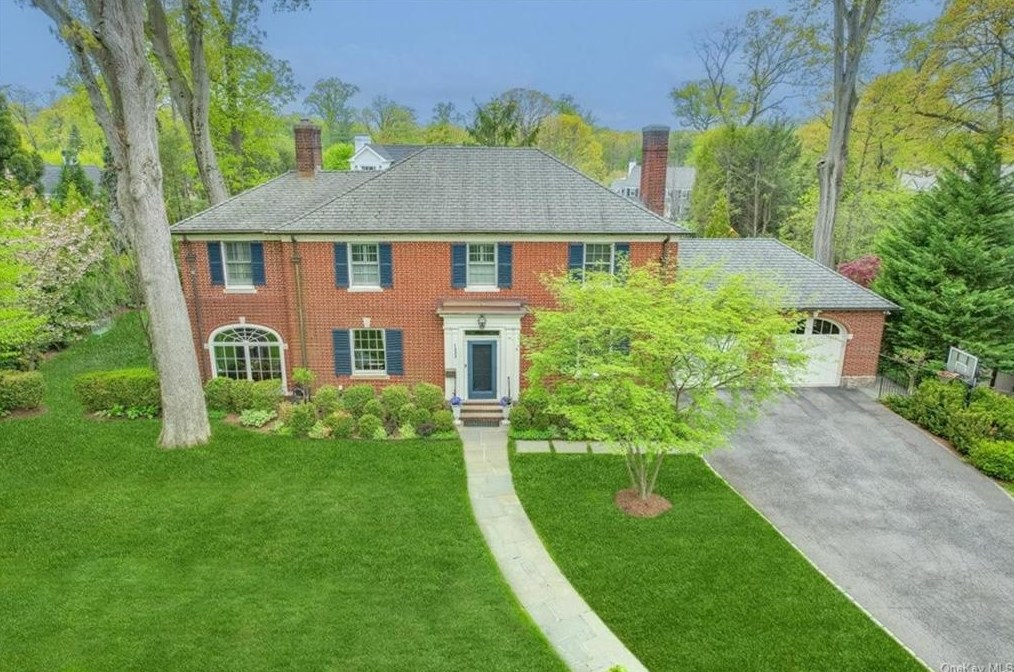 1333 Park Ln, New Rochelle, NY 10803