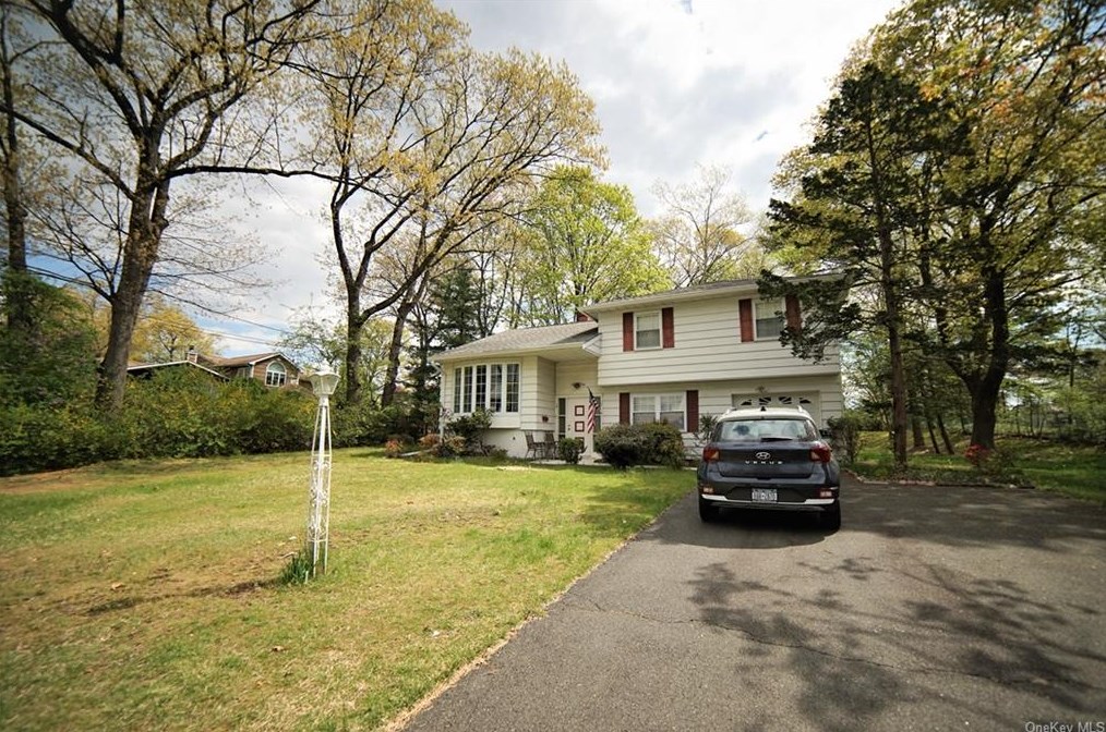 28 Greendale Rd, New City, NY 10956-4708