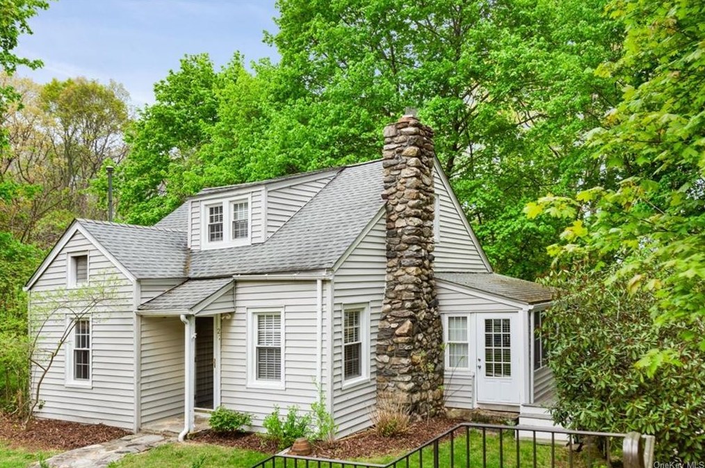 22 Ross Dr, Yorktown Hgts, NY 10598