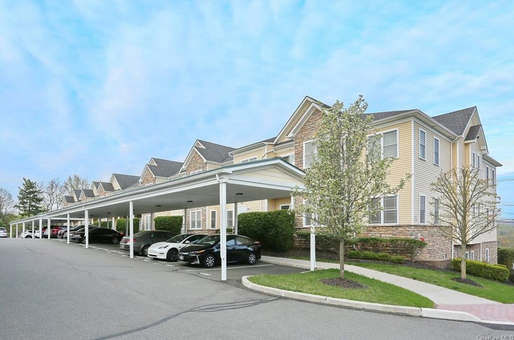 1212 Views Way, Mount Ivy, NY 10970