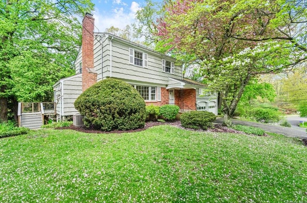 4 Ponderosa Dr, Greenwich, CT 06830