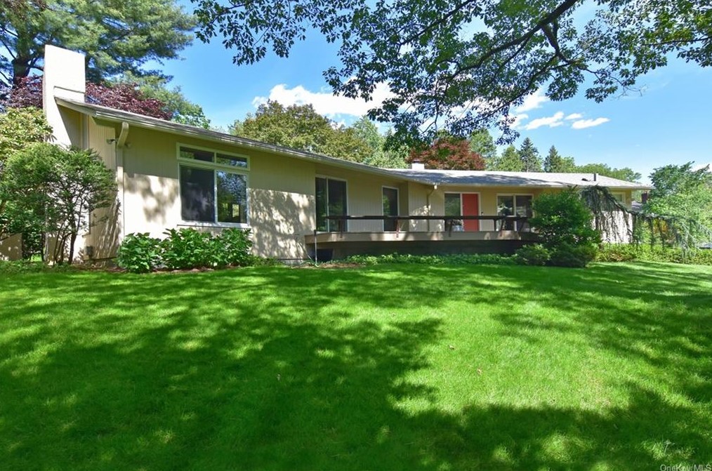 42 Sunnybrook Rd, Yonkers, NY 10708-5719