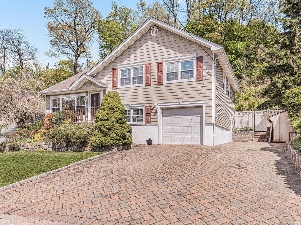 29 Montrose Rd, Yonkers, NY 10710-2801