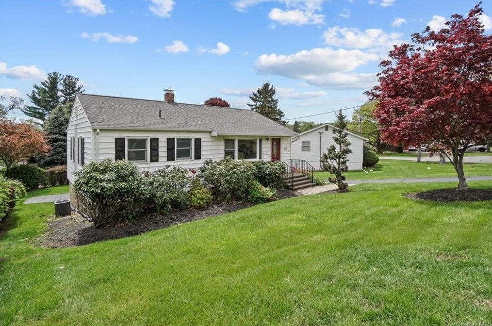 55 Jackson Dr, Stony Point, NY 10980