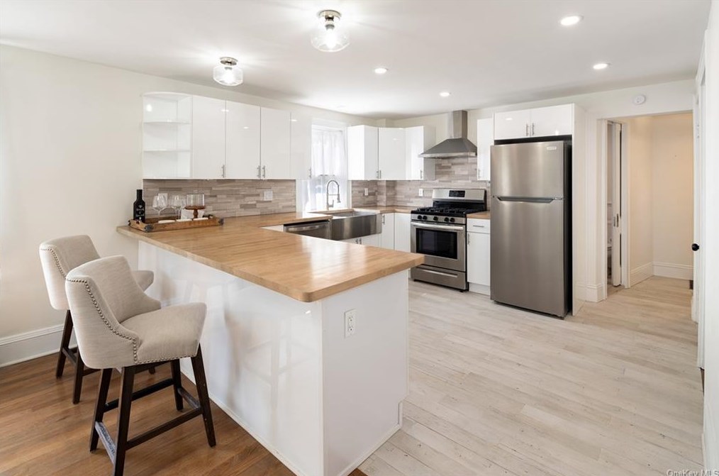 22 Pleasant St, Bedford NY  10506-1501 exterior