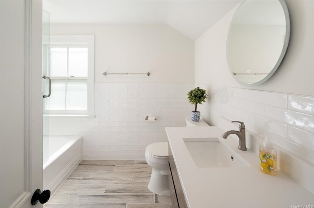 22 Pleasant St, Bedford NY  10506-1501 exterior