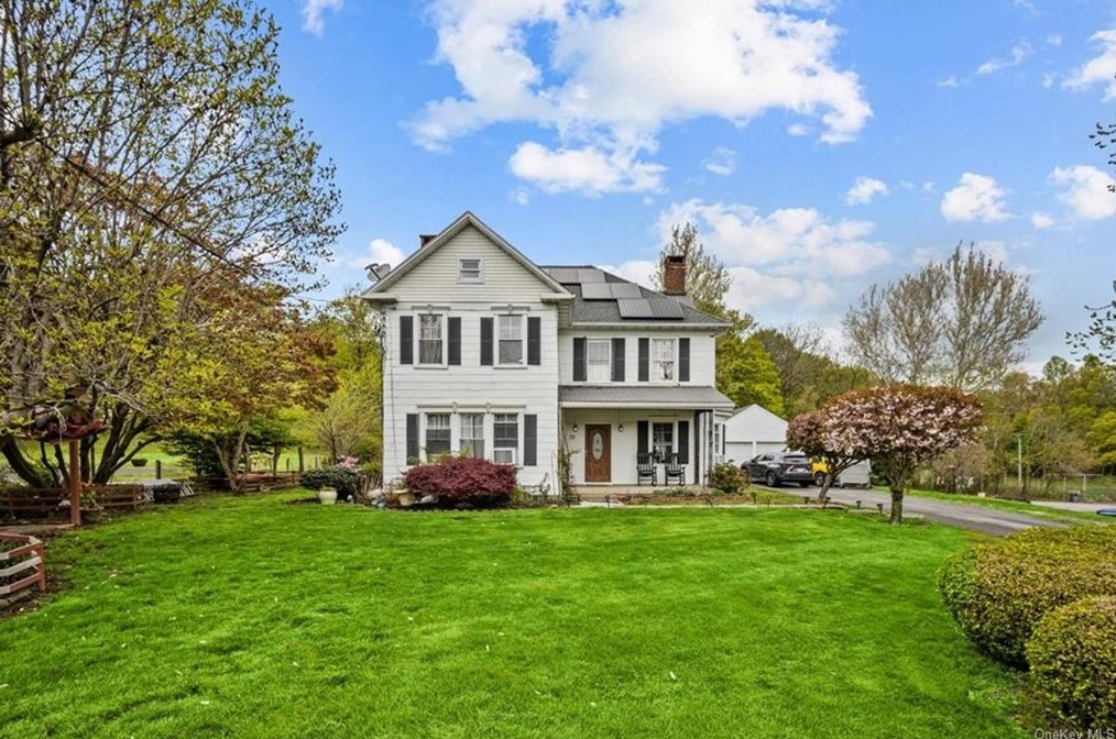 72 Old Glenham Rd, Fishkill, NY 12524