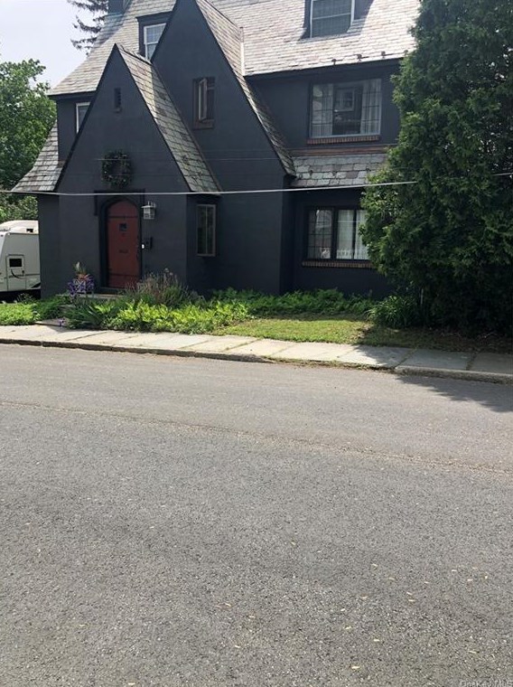 21 Linden Pl, Middletown, NY 10940