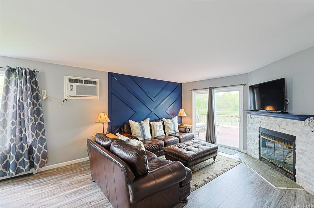 1 Revere Cir, Washingtonville, NY 10992