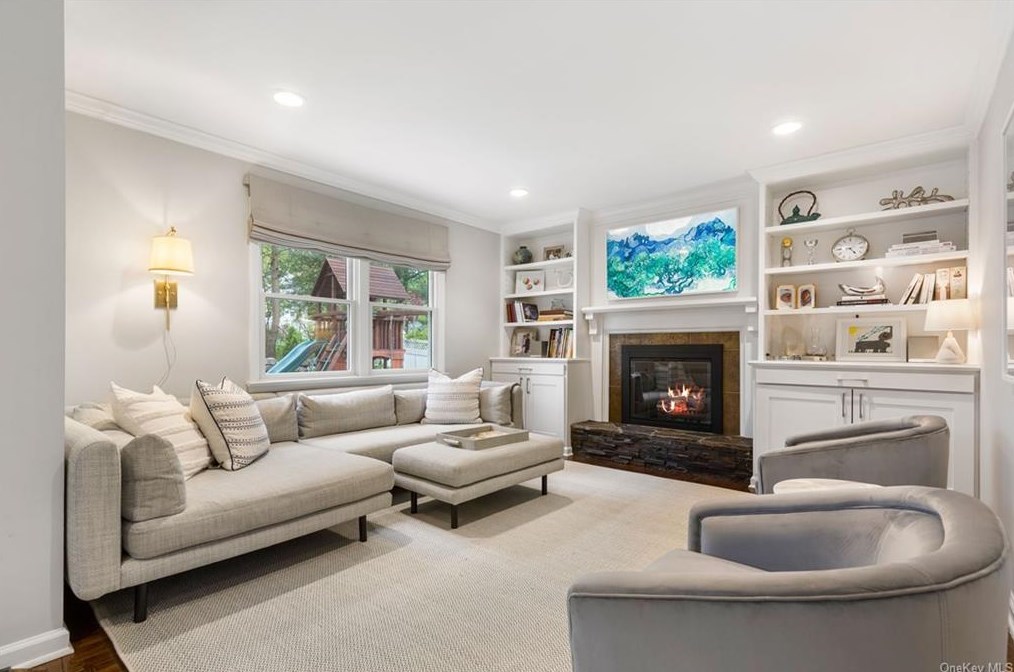 18 Harding Dr, Rye NY  10580-1313 exterior