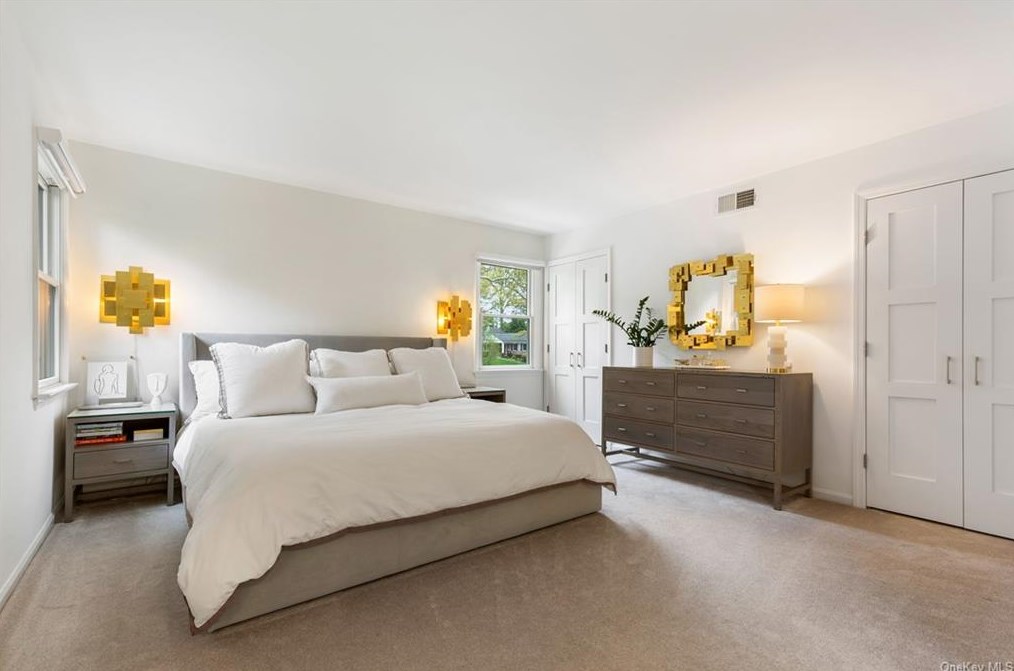 18 Harding Dr, Rye NY  10580-1313 exterior