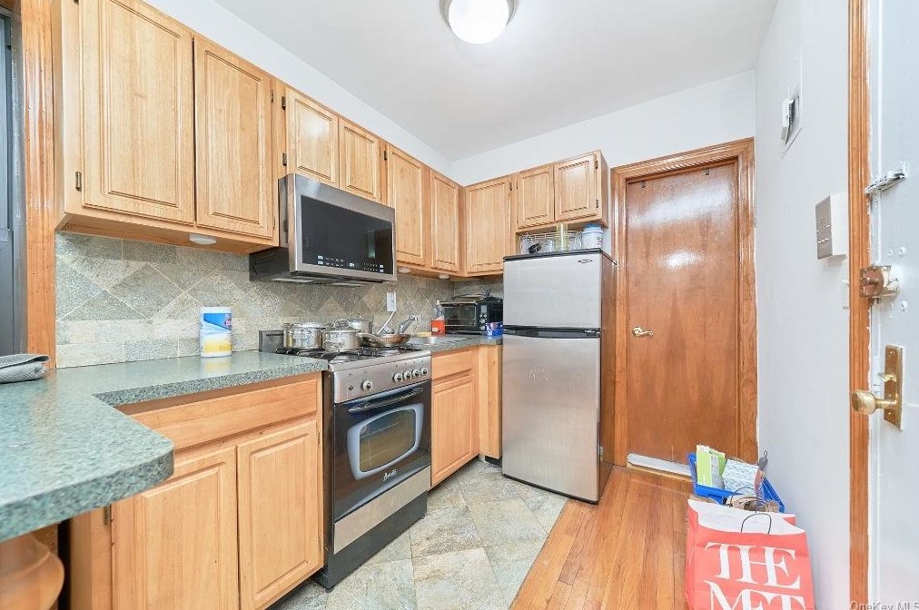 1741 1st #14, New York, NY 10128