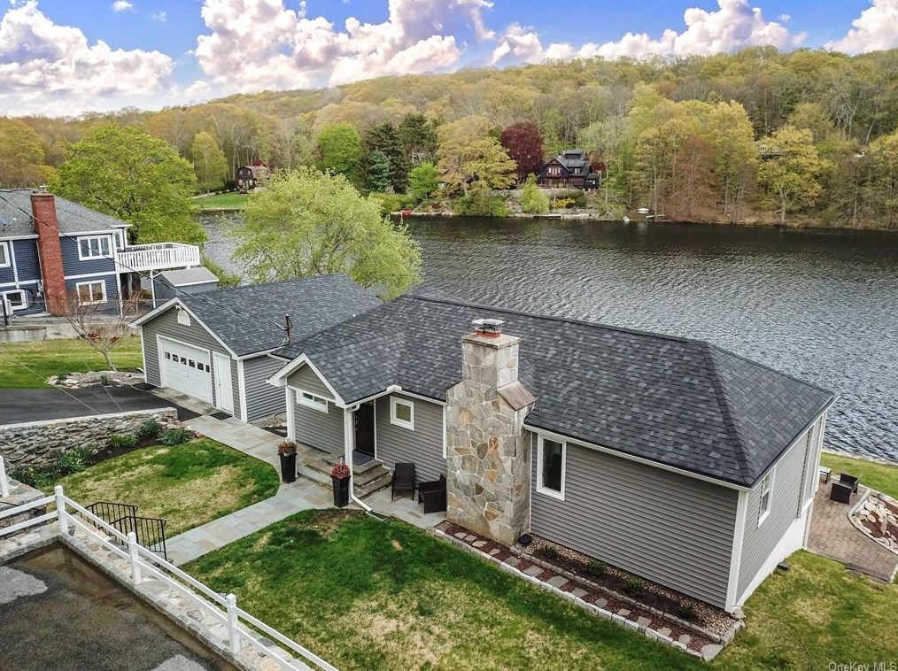 25 Dutchess Dr, Whaley Lake, NY 12531