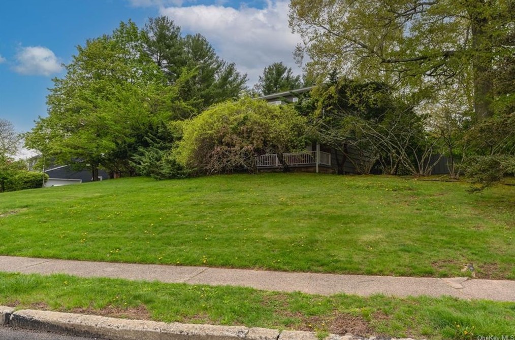 143 Independence Ave, Tappan, NY 10983-1315