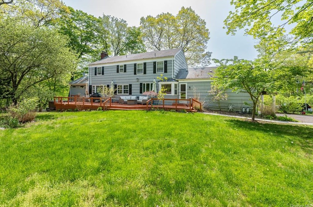 3 Roads End Rd, Lewisboro, NY 10590