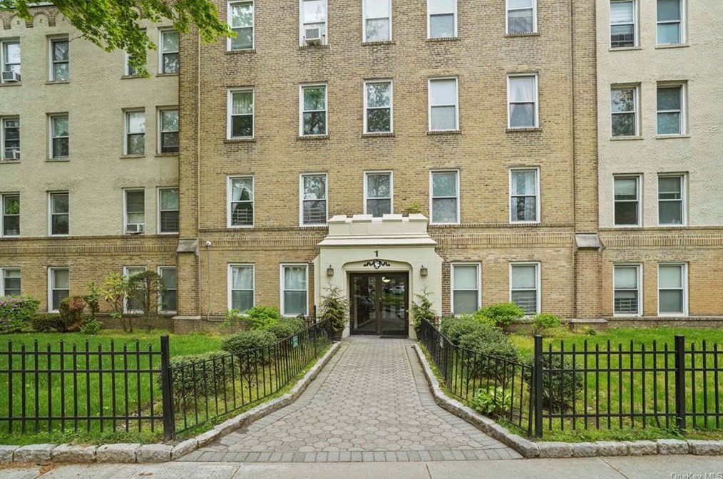 472 Gramatan Ave #3e, Mount Vernon, NY 10552