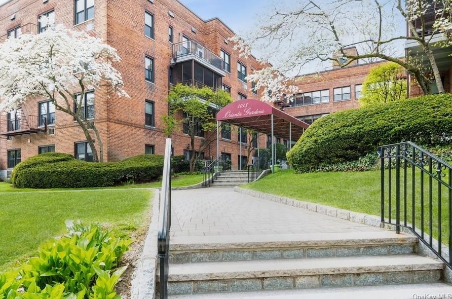 1015 Old Post Rd #3h, Mamaroneck, NY 10543