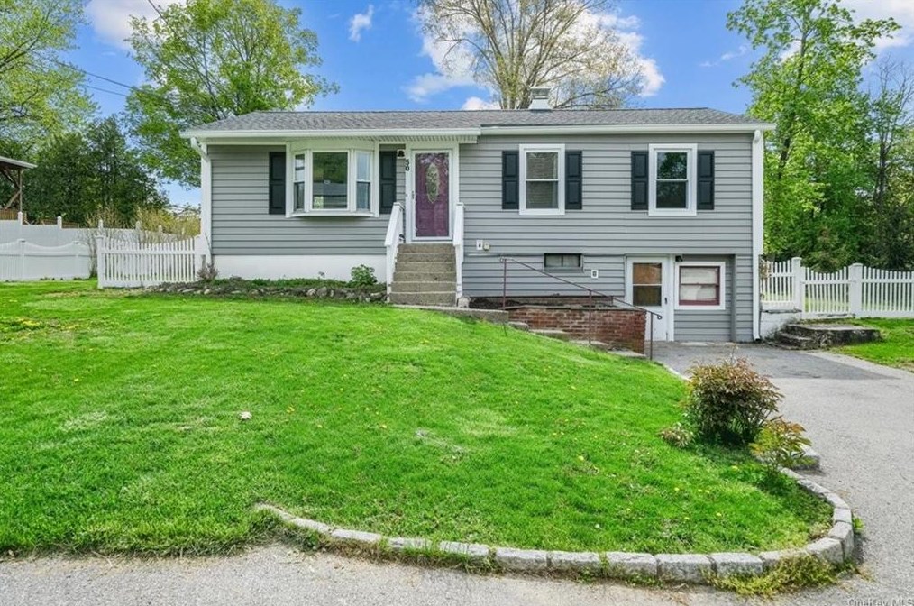 50 Fairfax Rd, Fishkill, NY 12524