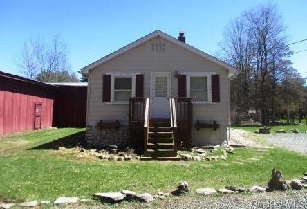 82 Canal Dr, Godeffroy, NY 12729
