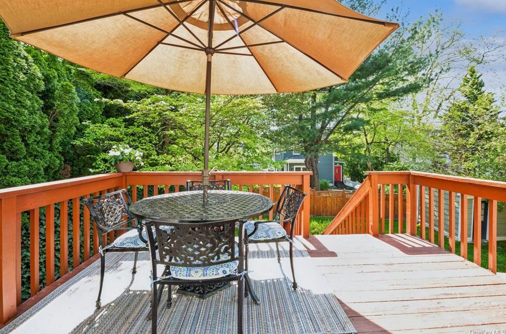 704 Louis St, Mamaroneck NY  10543-1728 exterior