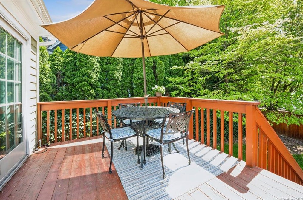 704 Louis St, Mamaroneck NY  10543-1728 exterior