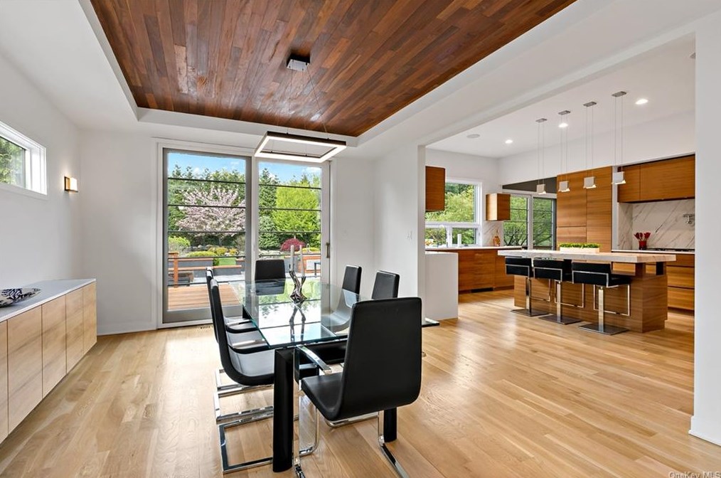 1149 Old White Plains Rd, Mamaroneck NY  10543-1015 exterior