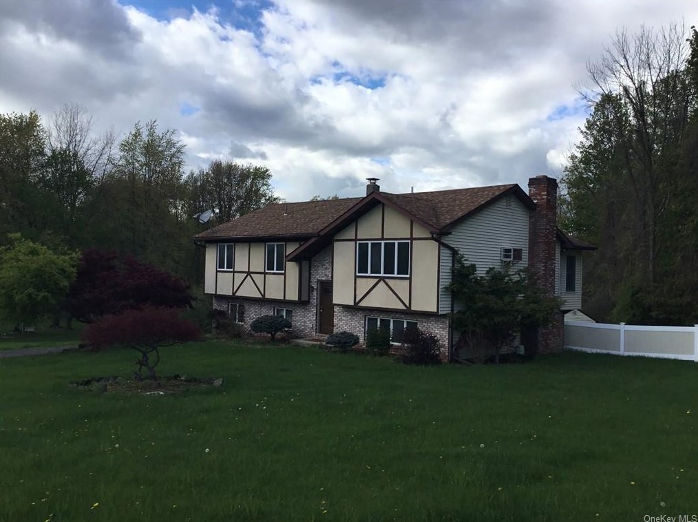 12 Reynolds Rd, Monroe, NY 10950