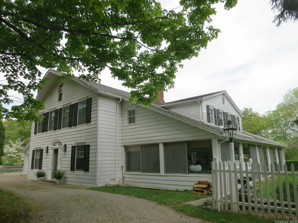 63 West Ln, Scotts Corners, NY 10576