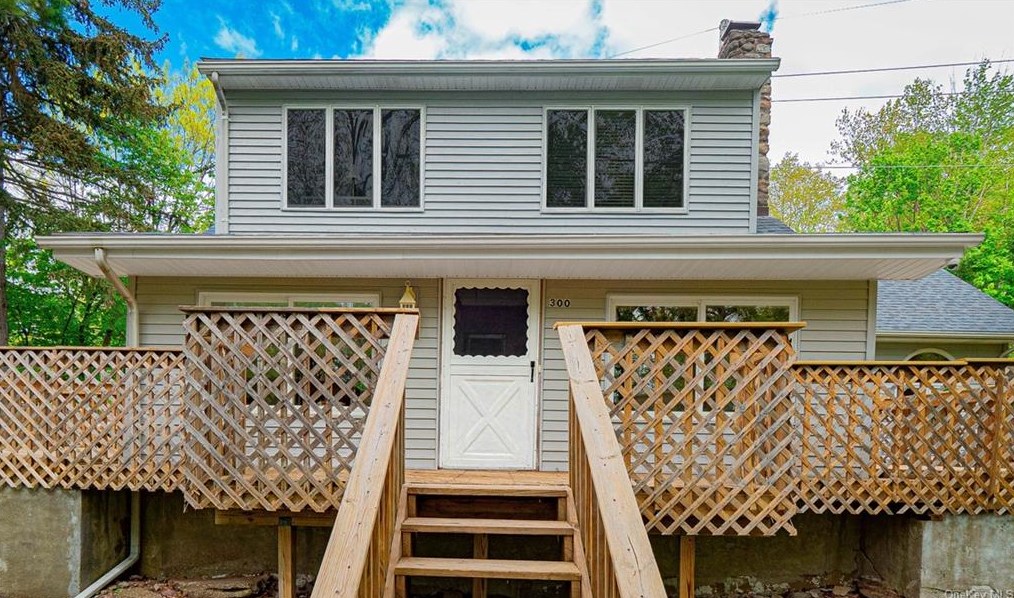 300 Old Tuxedo Rd, Monroe, NY 10950