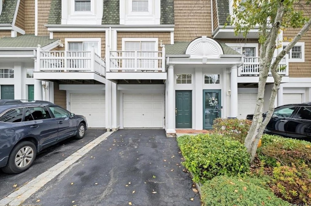 52 Deer Tree Ln, Briarcliff NY  10510-1751 exterior