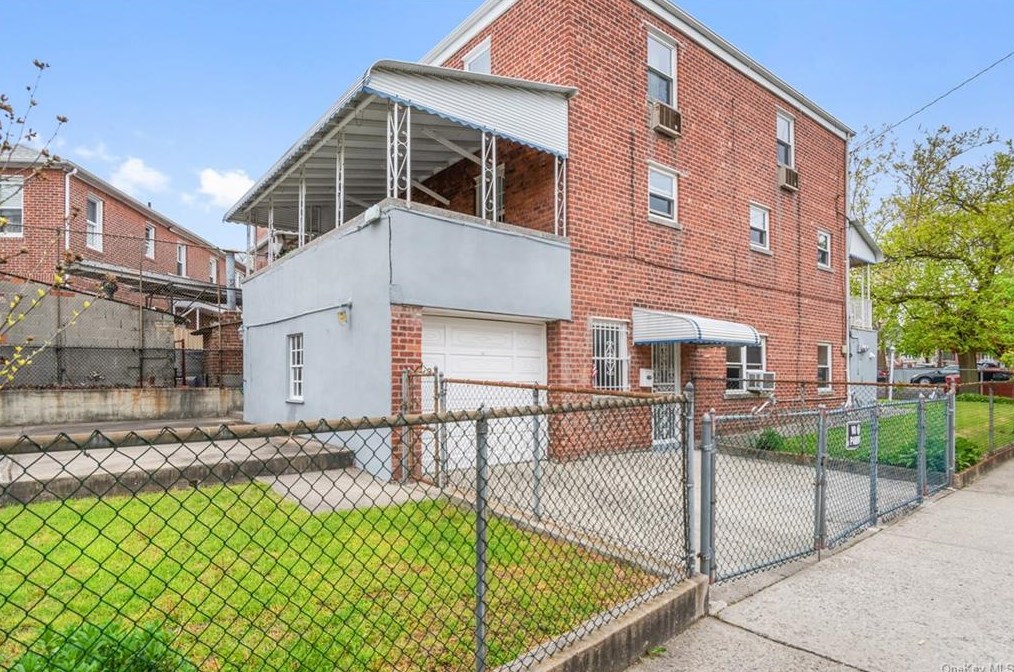 1190 Waring Ave, Bronx, NY 10469