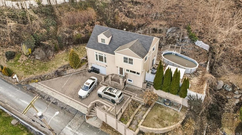 73 Sudbury Dr, Yonkers, NY 10710-4206