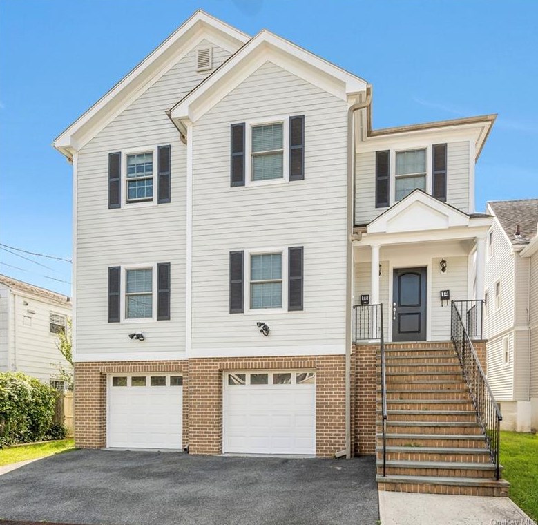 14 Oak St, Harrison, NY 10528