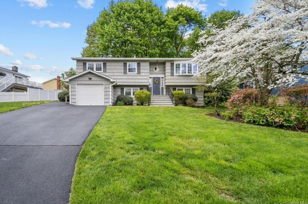 106 Burke Ct, Buchanan, NY 10511