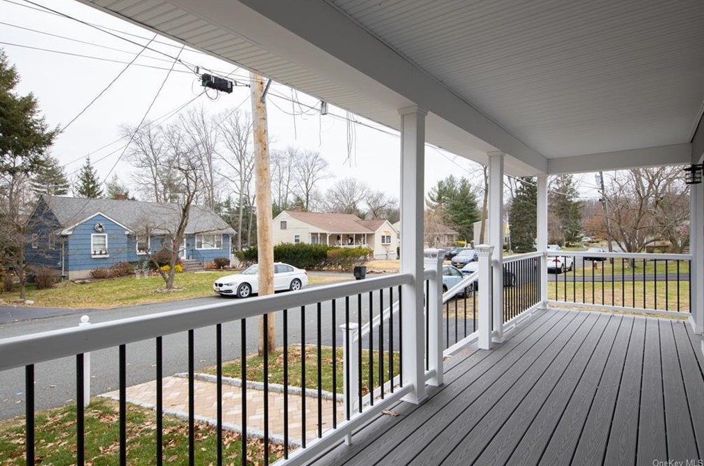 135 S William St, Chestnut Ridge, NY 10965