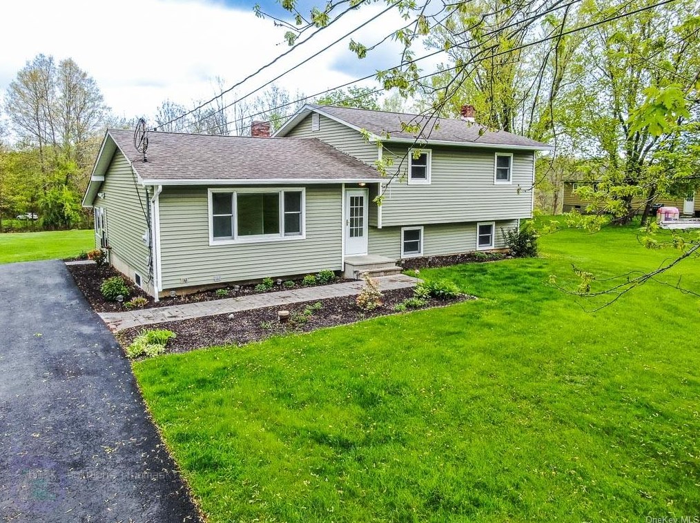 273 Long Ln, Bloomingburg, NY 12721