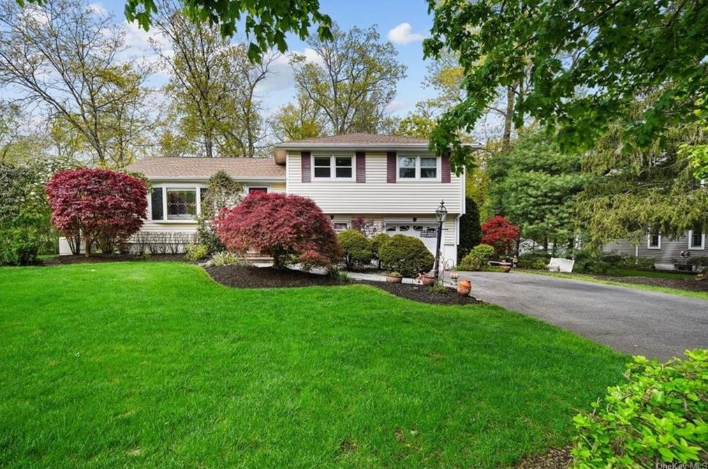 43 Champ Ave, Chestnut Ridge, NY 10965