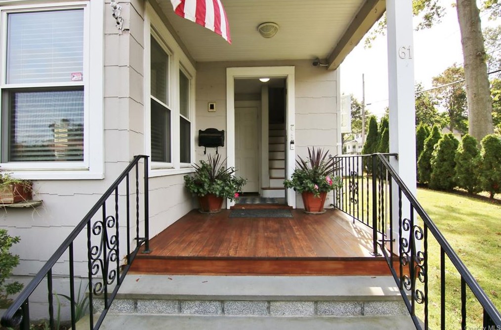 61 Grant Ave, White Plains, NY 10603