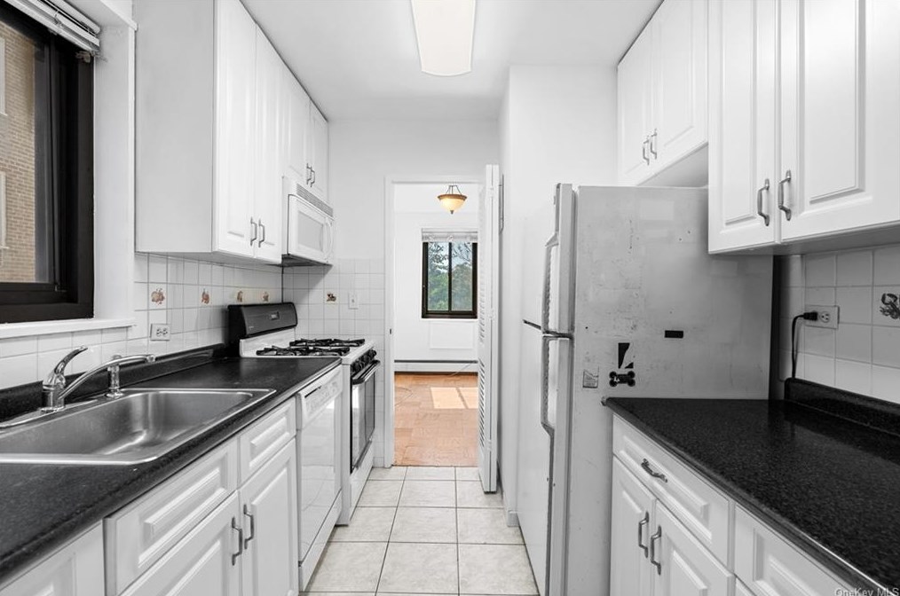 100 E Hartsdale Ave #4ge, Hartsdale, NY 10530