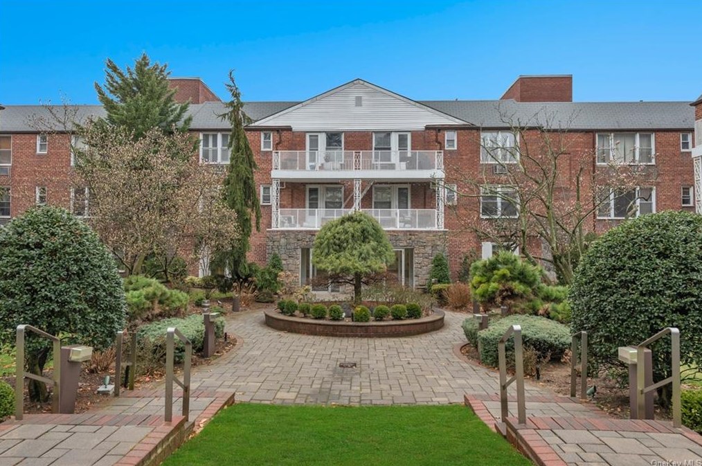 120 Morris Ave #c18, Rockville Centre, NY 11570