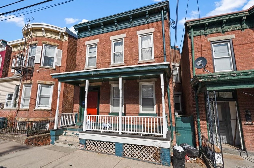 140 Benkard Ave, Newburgh, NY 12550