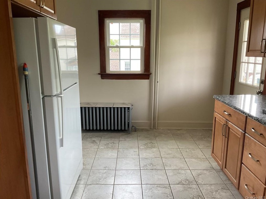 37 Dutchess Ter, Beacon NY  12508-1719 exterior