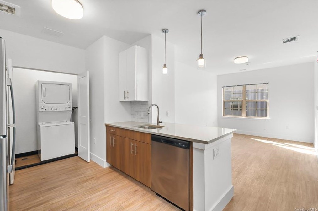 1 N Main St #204, Rye Brook, NY 10573