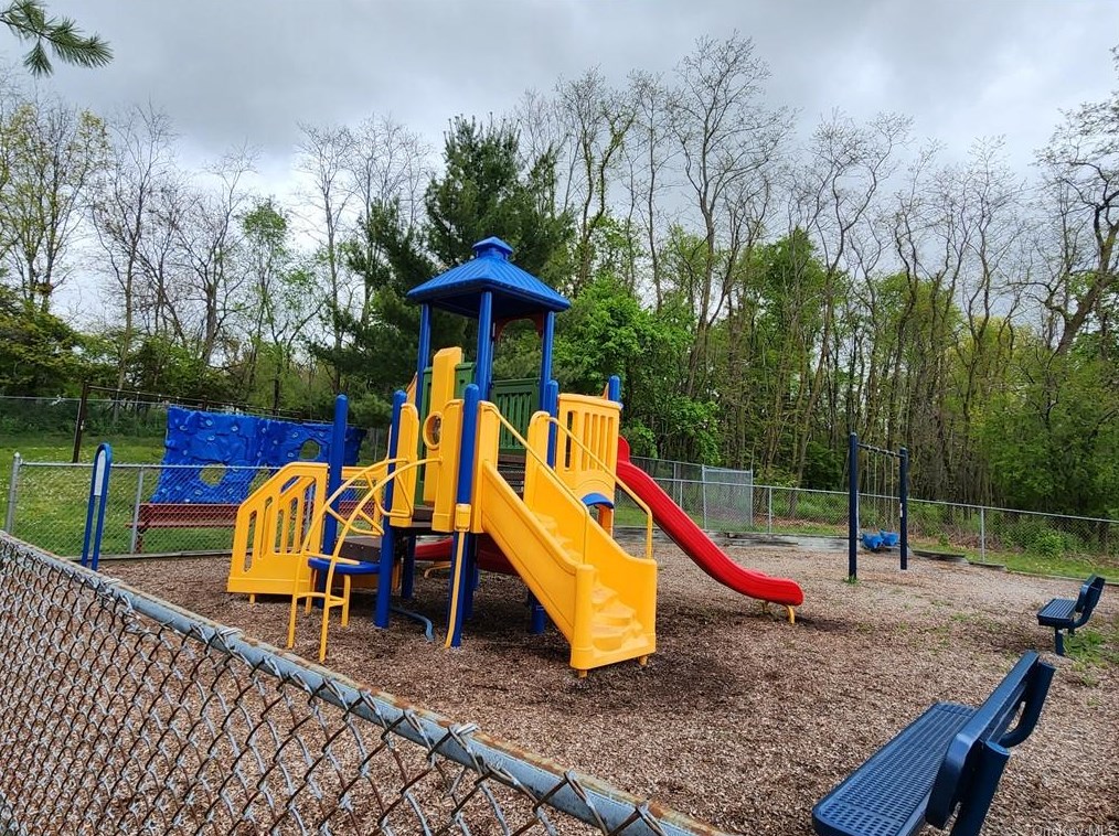 30 Moore Ln Apt 12, Washingtonville, NY 10992