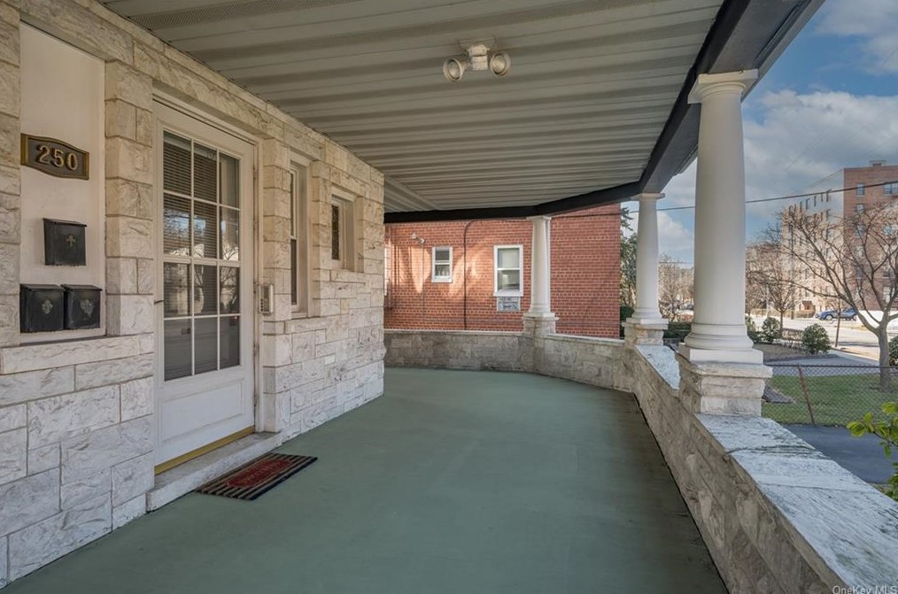 250 E Prospect Ave, Mount Vernon, NY 10550