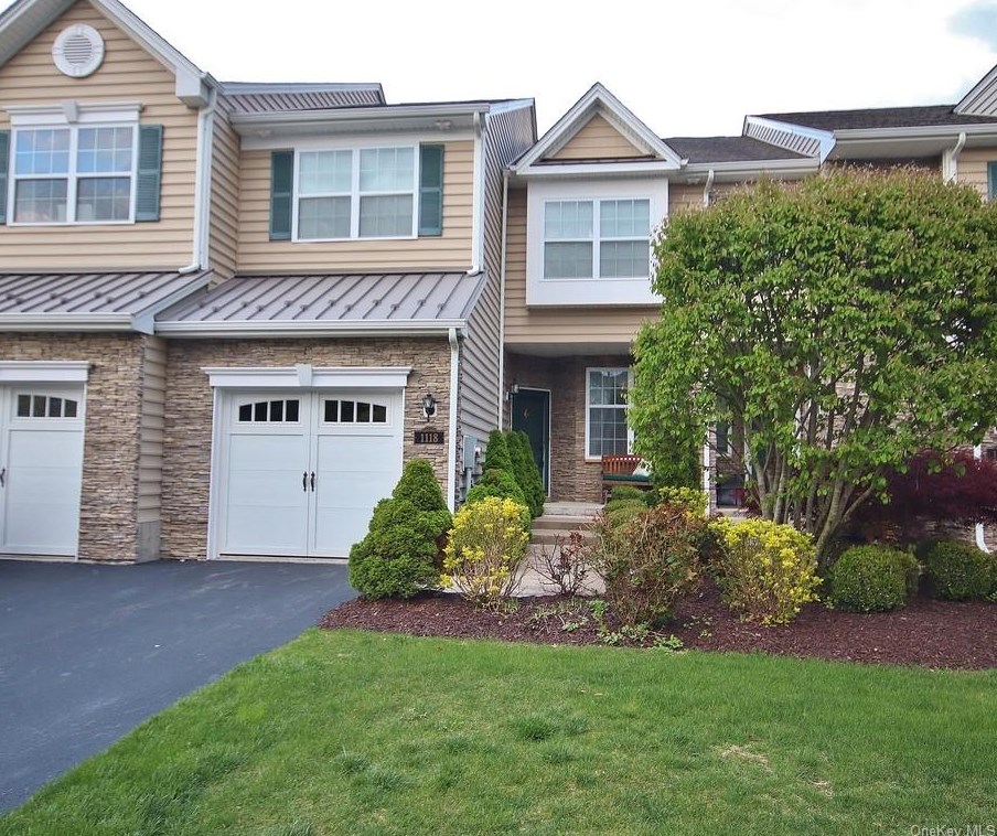 1118 Cold Spring Rd, Fishkill, NY 12524